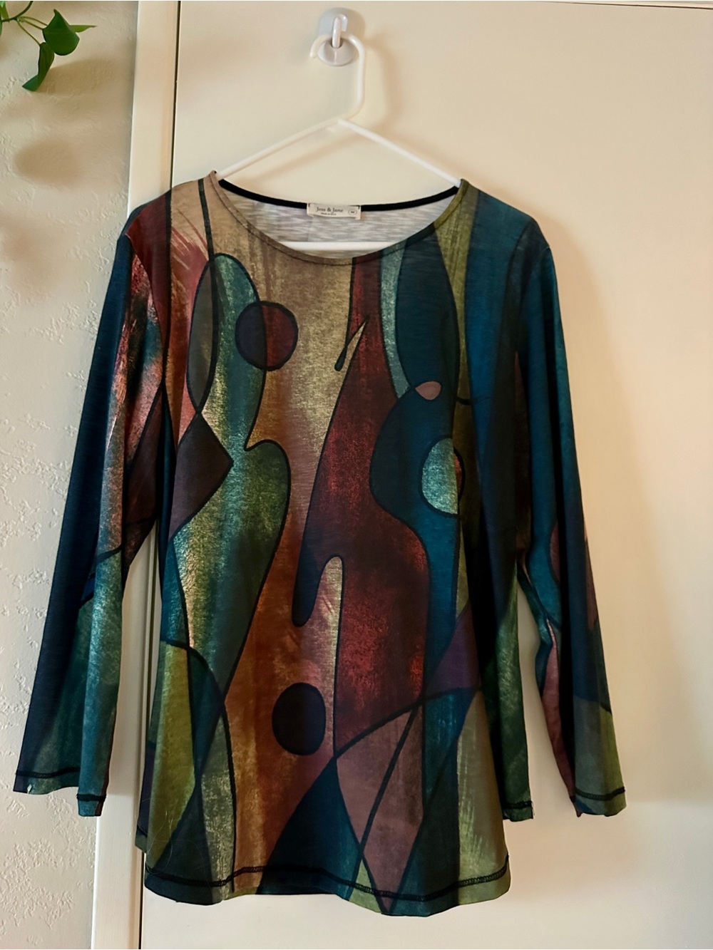 Jess and Jane- Tunic Top- Size Medium- Abstract Multi-Color Long Sleeves NWOT